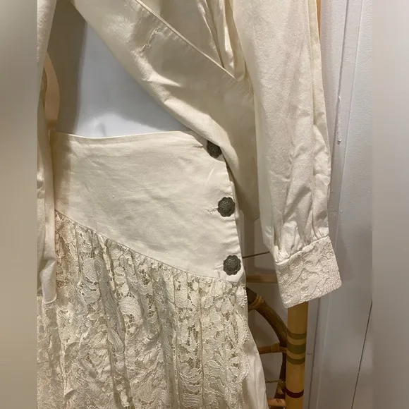 Vintage Country western set.  Cotton and lace shirt and skirt set.  S/m.
