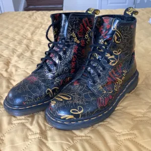 Vintage Dr Martens 1460 Boots - Black Graffiti Made in England (womens 8/mens7)