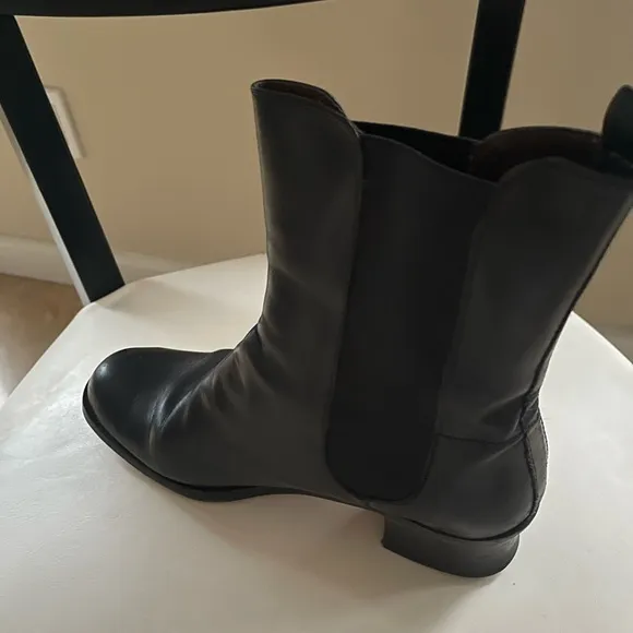 VINTAGE GUESS SHORT BOOTS