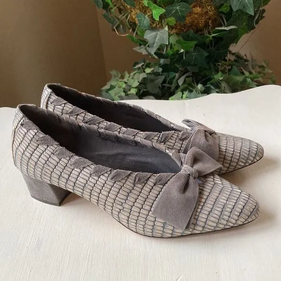 Vintage Johnson &amp; Murphy Slip-On Textured Leather/Suede Pumps Size 8.5M