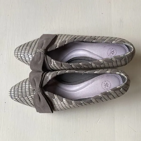 Vintage Johnson &amp; Murphy Slip-On Textured Leather/Suede Pumps Size 8.5M