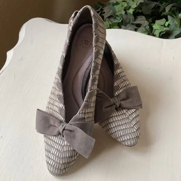 Vintage Johnson &amp; Murphy Slip-On Textured Leather/Suede Pumps Size 8.5M