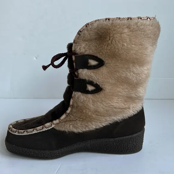 Vintage Snowland brown sherpa faux fur wedge lace up snow winter boots boho