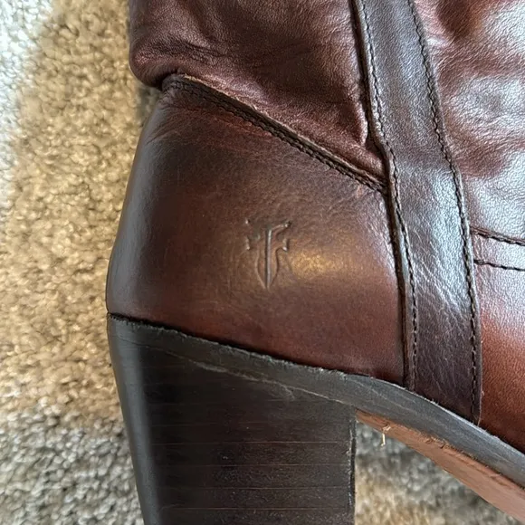 Vintage Y2K Frye over the knee slouchy brown leather riding boots. 6.5