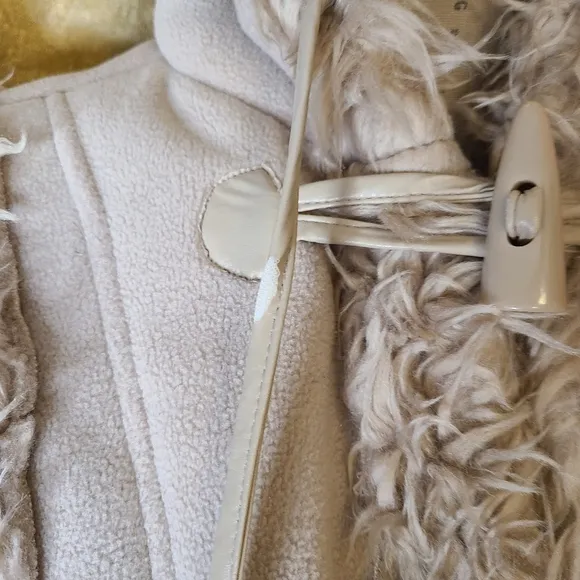 Vintage Y2K GARAGE Size Small Tan Shaggy Faux Fur Lined Hooded Vest Toggles