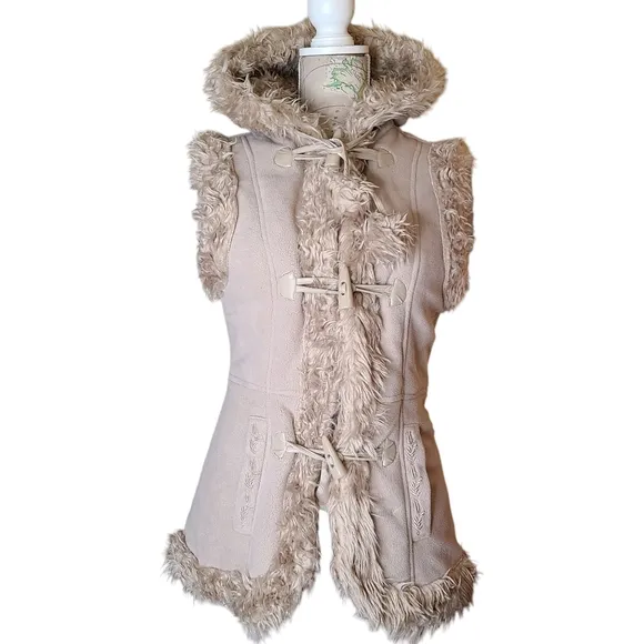 Vintage Y2K GARAGE Size Small Tan Shaggy Faux Fur Lined Hooded Vest Toggles
