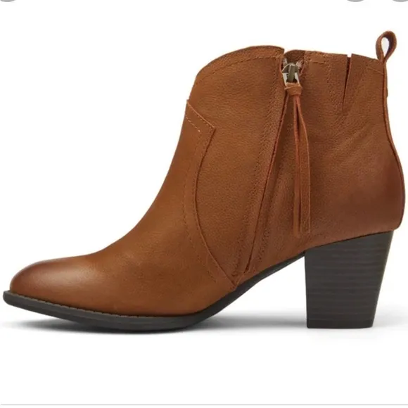 VIONIC- Brown Water Resistant Nubuck Leather Raina Ankle Boots Zip