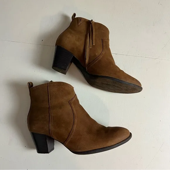 VIONIC- Brown Water Resistant Nubuck Leather Raina Ankle Boots Zip