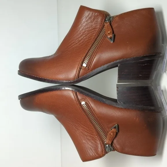 Vionic Jolene boots/ booties woman's size 6.5
