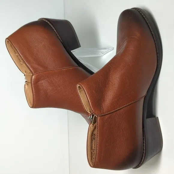 Vionic Jolene boots/ booties woman's size 6.5