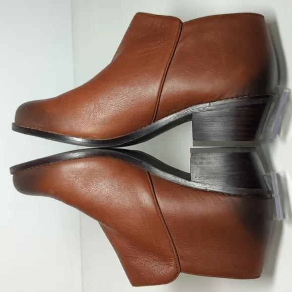 Vionic Jolene boots/ booties woman's size 6.5