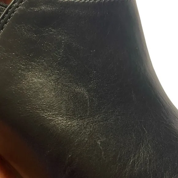 Vionic Linda Black Croc Leather Ankle Boots with Crocodile Back/Heel Size 6