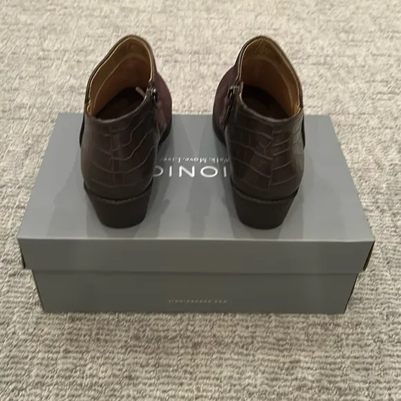 Vionic Marissa Water Repellent Suede Ankle Boots - Chocolate 8