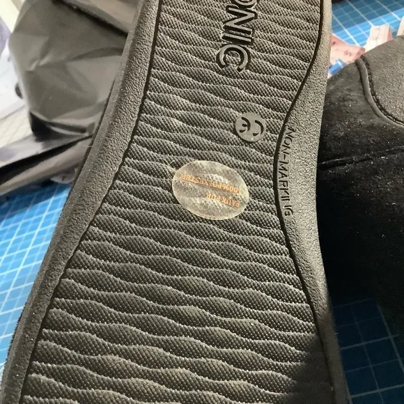 Vionic Orthotic Suede Slipper Boots - Vanah size 9
