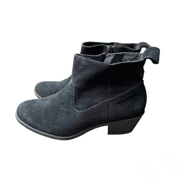 VIONIC Vera Water-Resistant Suede Ankle Boots size 6.5