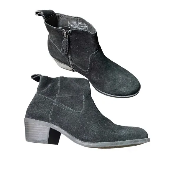VIONIC Vera Water-Resistant Suede Ankle Boots size 6.5