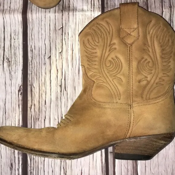 VTG GUESS GEORGES MARCIANO // ltd ed vintage short genuine leather cowgirl boots