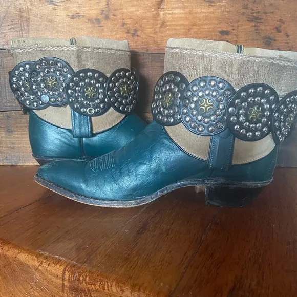 Western cowboy boots upcycled green women’s size 10