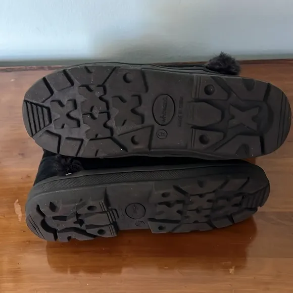 White Mountain Black Women’s Fully lined with Faux Fur Winter Boots Size 9.