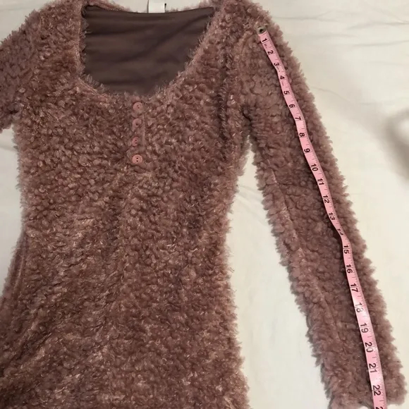 Windsor Pink PJ romper w/long sleeves,scoop neck &amp; half pink buttons Size XS