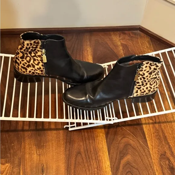 WOMANS BLONDO BLACK LEATHER AND LEOPARD BOOTIES SHORT BOOTS 10 M
