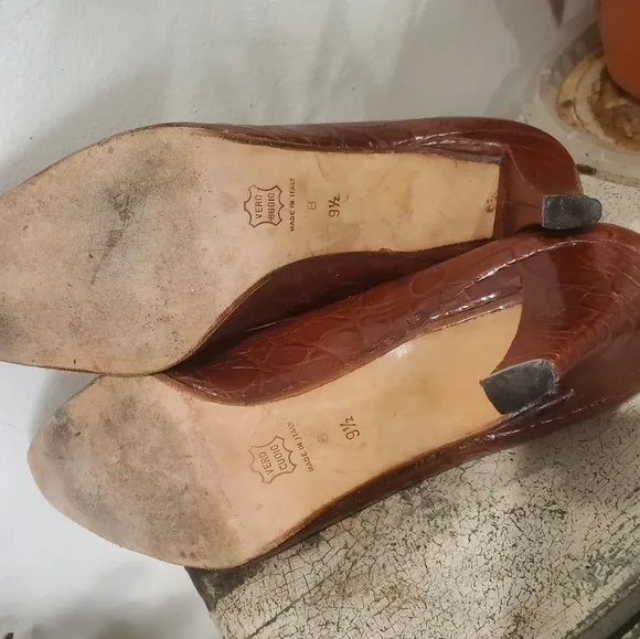 **WOMEN Maraolo Italy  Brown Alligator Leather Pumps Heels Shoes sz 9.5