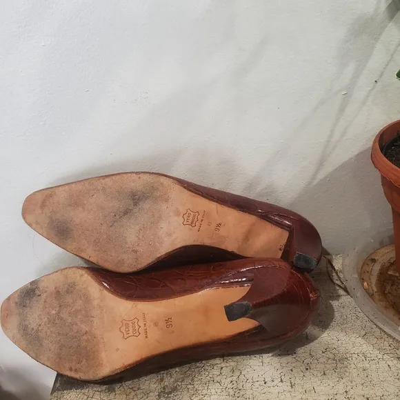 **WOMEN Maraolo Italy  Brown Alligator Leather Pumps Heels Shoes sz 9.5