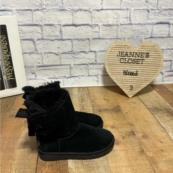 Women's Black Shearling Boots