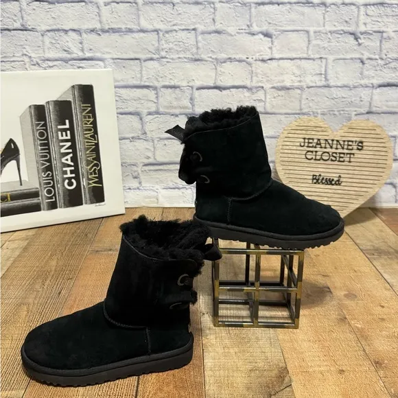 Women's Black Shearling Boots