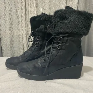 Women's Black Wedge Boots with faux fur like new