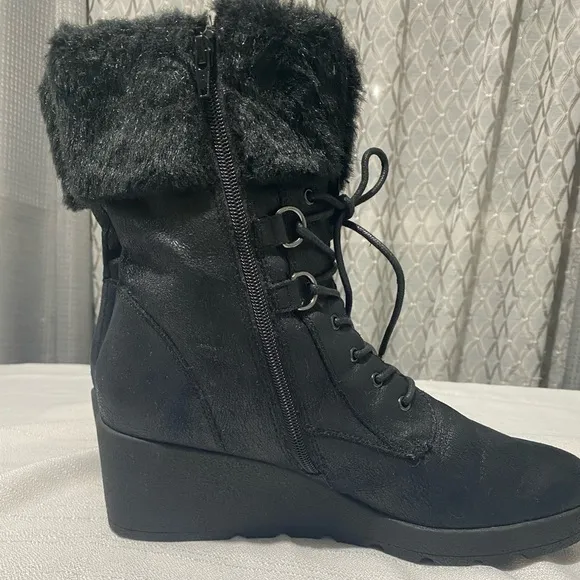 Women's Black Wedge Boots with faux fur like new
