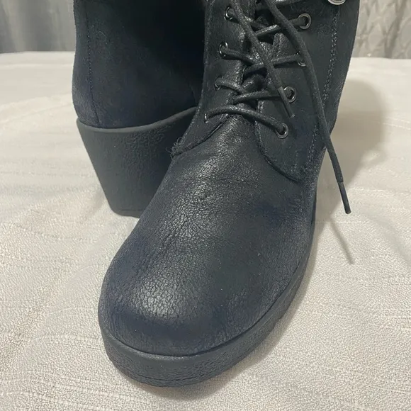 Women's Black Wedge Boots with faux fur like new