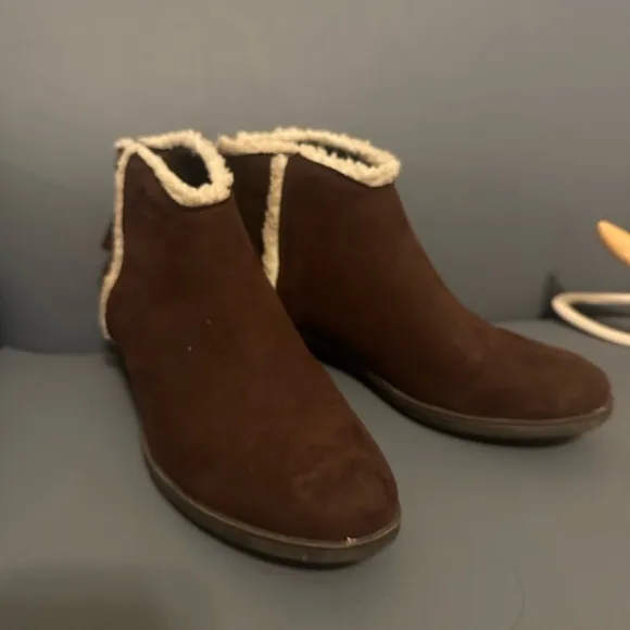 Women’s Brown Ankle Boots with Cream Trim