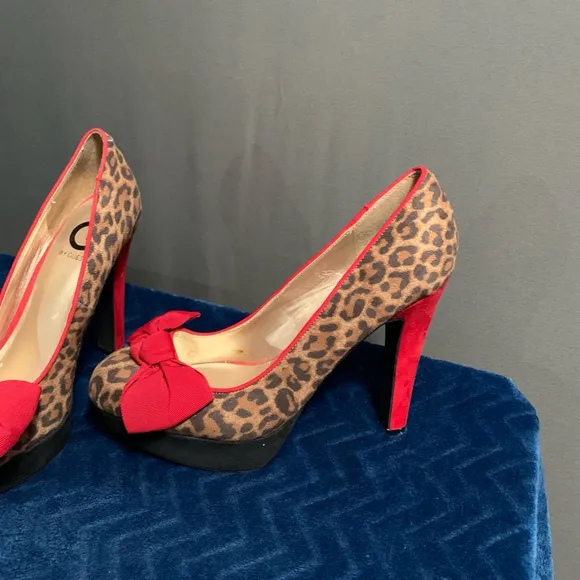 Women's Guess Heels, Size 10M, Leopard Print, Red Bow