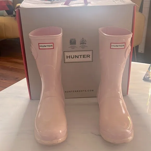 Women’s Original Short Gloss Hunter Boots, size 10