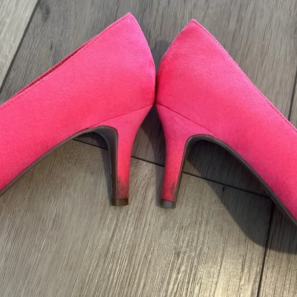 Women's pink Suede Heels