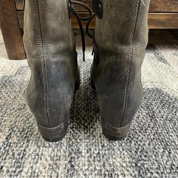 Women's Sorel Joan of Arctic Wedge Mid Waterproof Leather Boots. Size 9