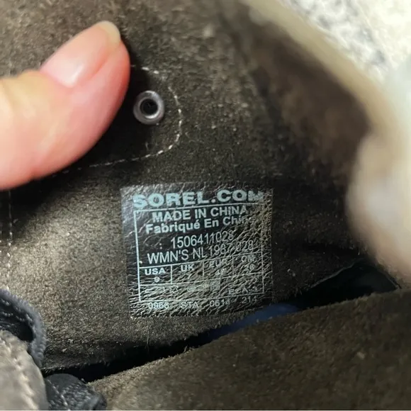 Women's Sorel Joan of Arctic Wedge Mid Waterproof Leather Boots. Size 9