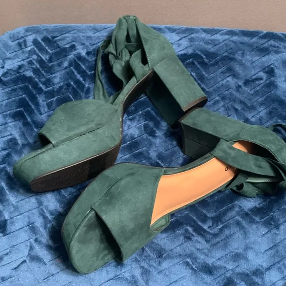 Women's Torrid Heels Size 11.5 WW Green