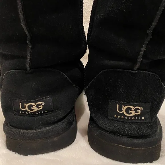 Women's UGG Australia Classic Tall Black Boots Iconic S/N 5815 Size 7 VGC