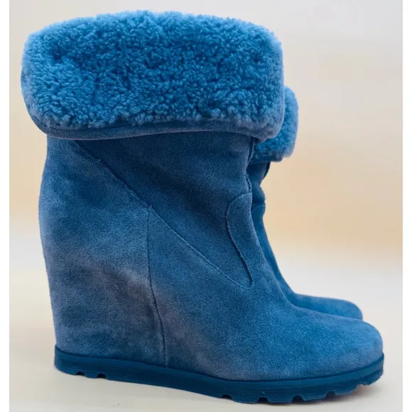 Women's UGG Grey Suede Wedge Boots Size 9