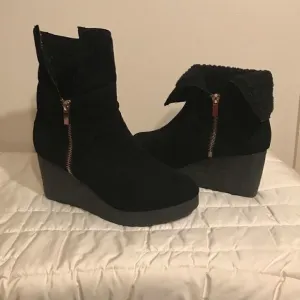 Worn only once Rouche boots
