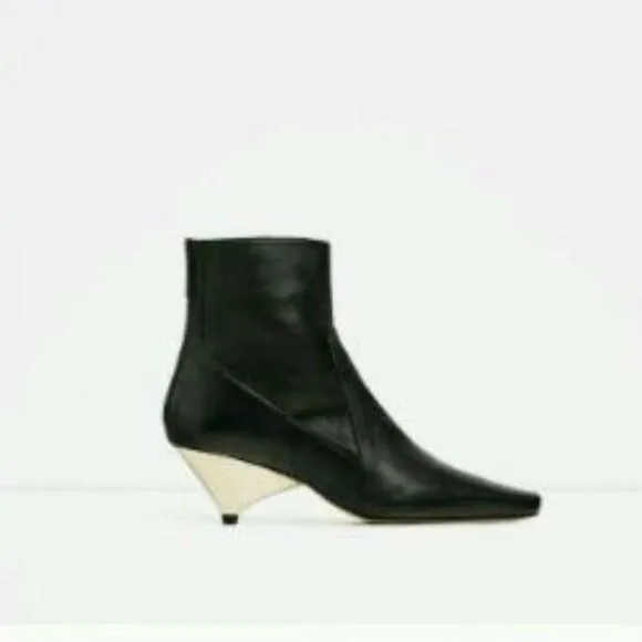 ZARA WOMAN SS LAMINATED LEATHER Triangular-shaped heel ANKLE BOOTS - Size 36