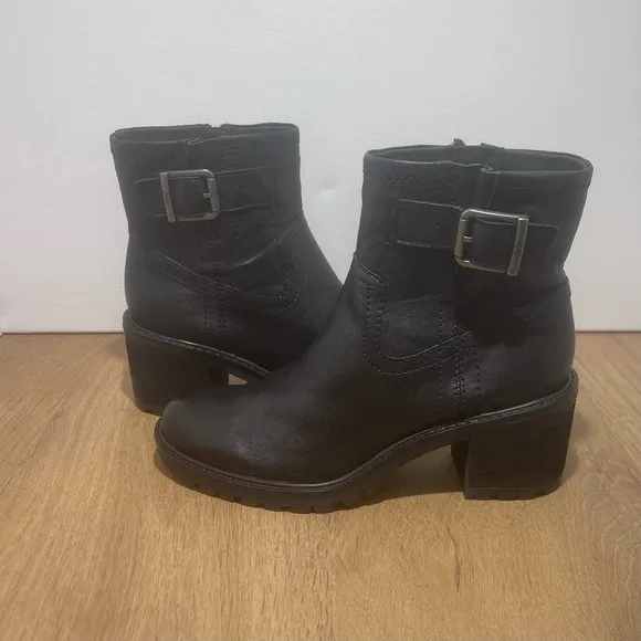 ZODIAC GANNET WOMENS BLACK LEATHER ANKLE BOOTS LUG SOLE      SIZE 7.5  NEW