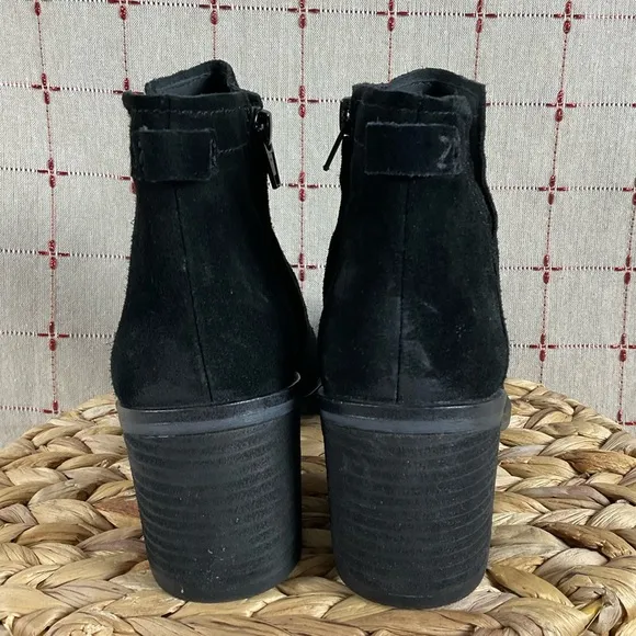 Zodiac “Larsen” Black Suede Ankle Boots Sz 6 Arch Support Comfy Booties NWOB