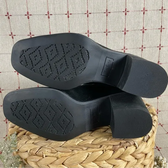 Zodiac “Larsen” Black Suede Ankle Boots Sz 6 Arch Support Comfy Booties NWOB