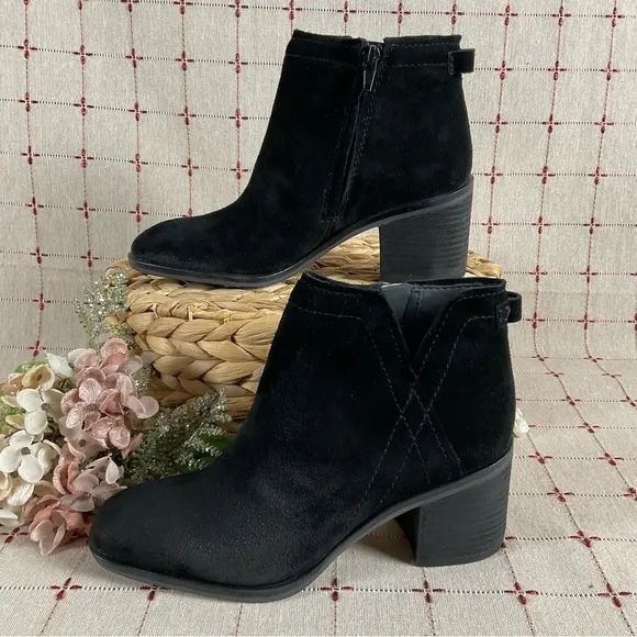 Zodiac “Larsen” Black Suede Ankle Boots Sz 6 Arch Support Comfy Booties NWOB