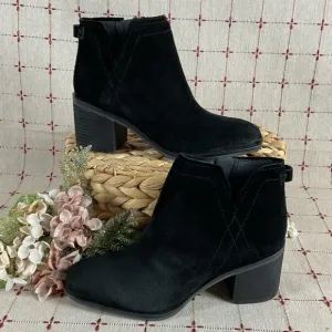 Zodiac “Larsen” Black Suede Ankle Boots Sz 6 Arch Support Comfy Booties NWOB